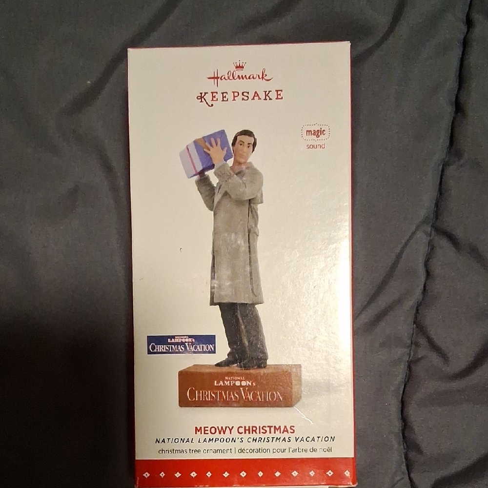 Hallmark Keepsake Meowy Christmas Ornament